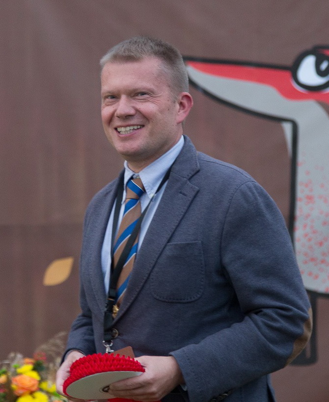 Возможно, это изображение 1 человек