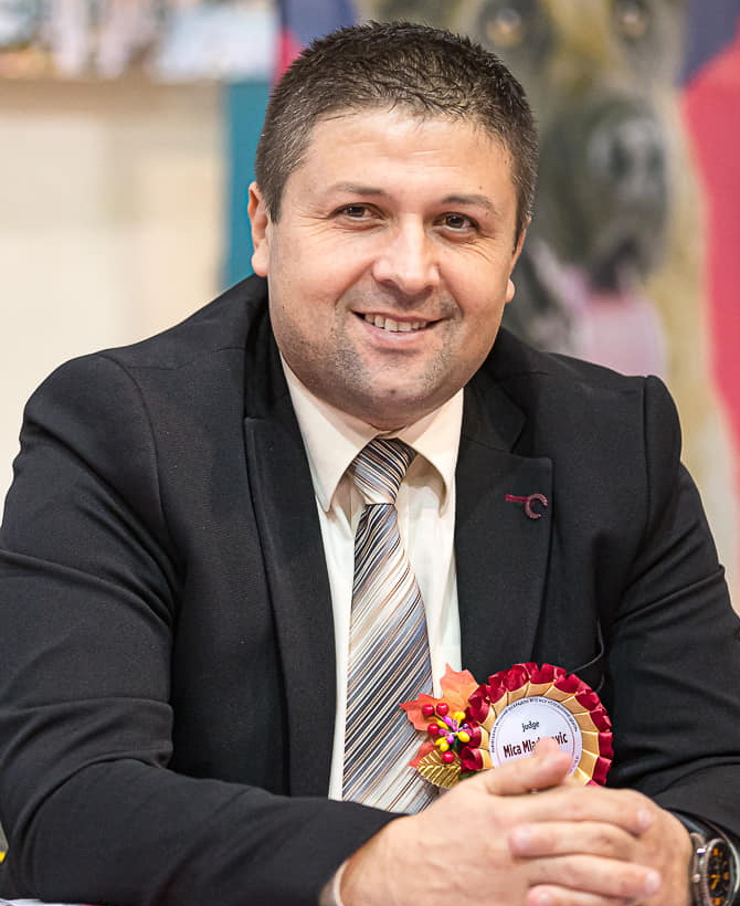 Возможно, это изображение 1 человек и текст